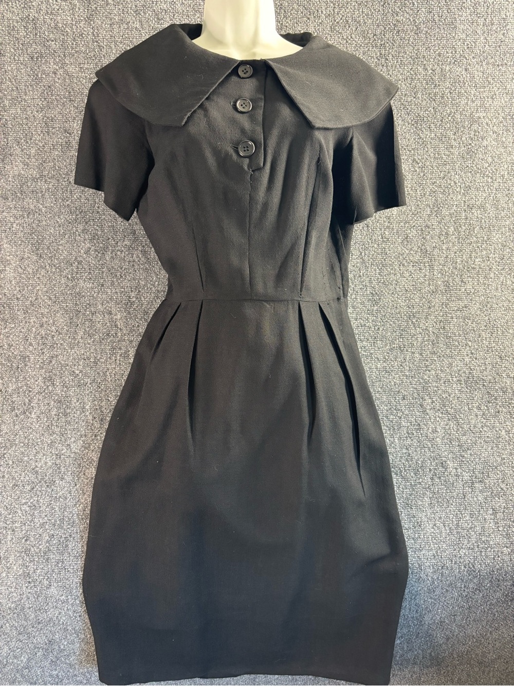 Vintage 1950-60 Classic Black Short-Sleeve Dress with Peter Pan Collar